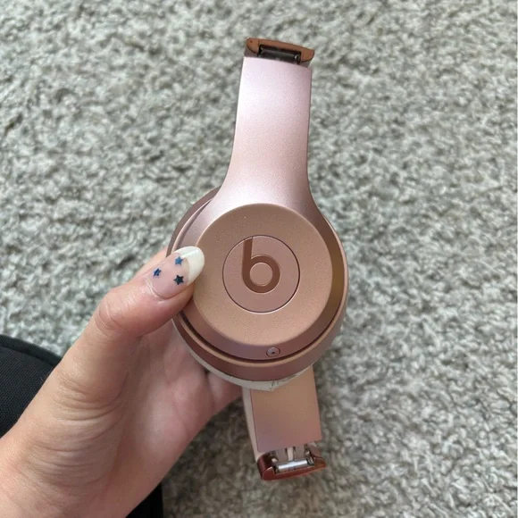 Beats rose gold headphones - Picture 4 of 6